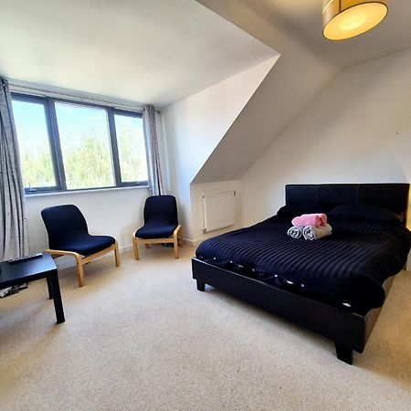 Explore London: 2 Bedroom House In Wood Green エクステリア 写真