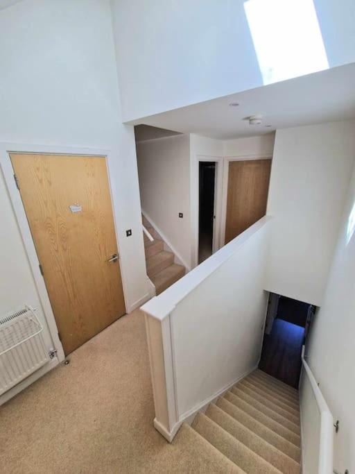 Explore London: 2 Bedroom House In Wood Green エクステリア 写真