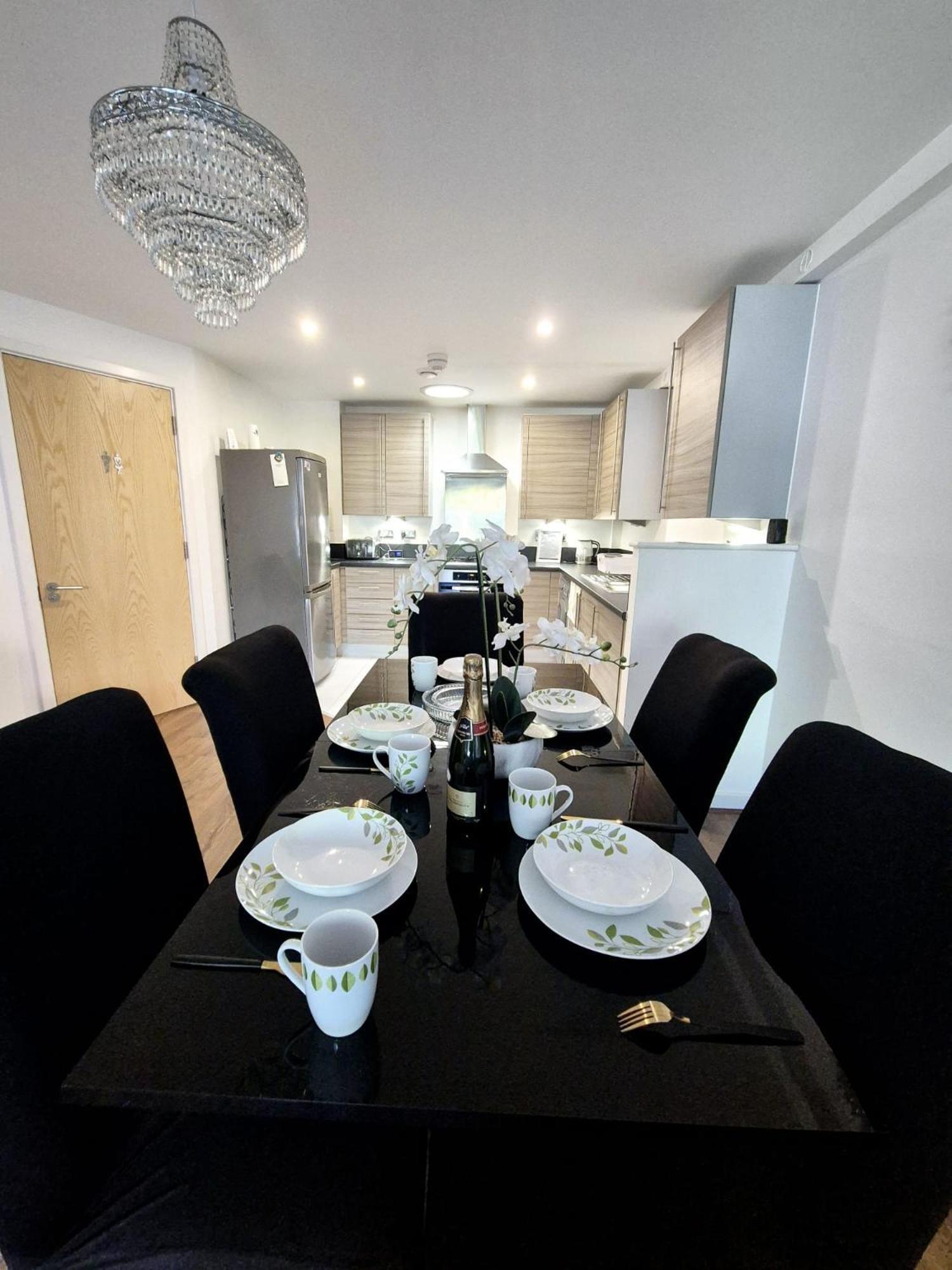 Explore London: 2 Bedroom House In Wood Green エクステリア 写真