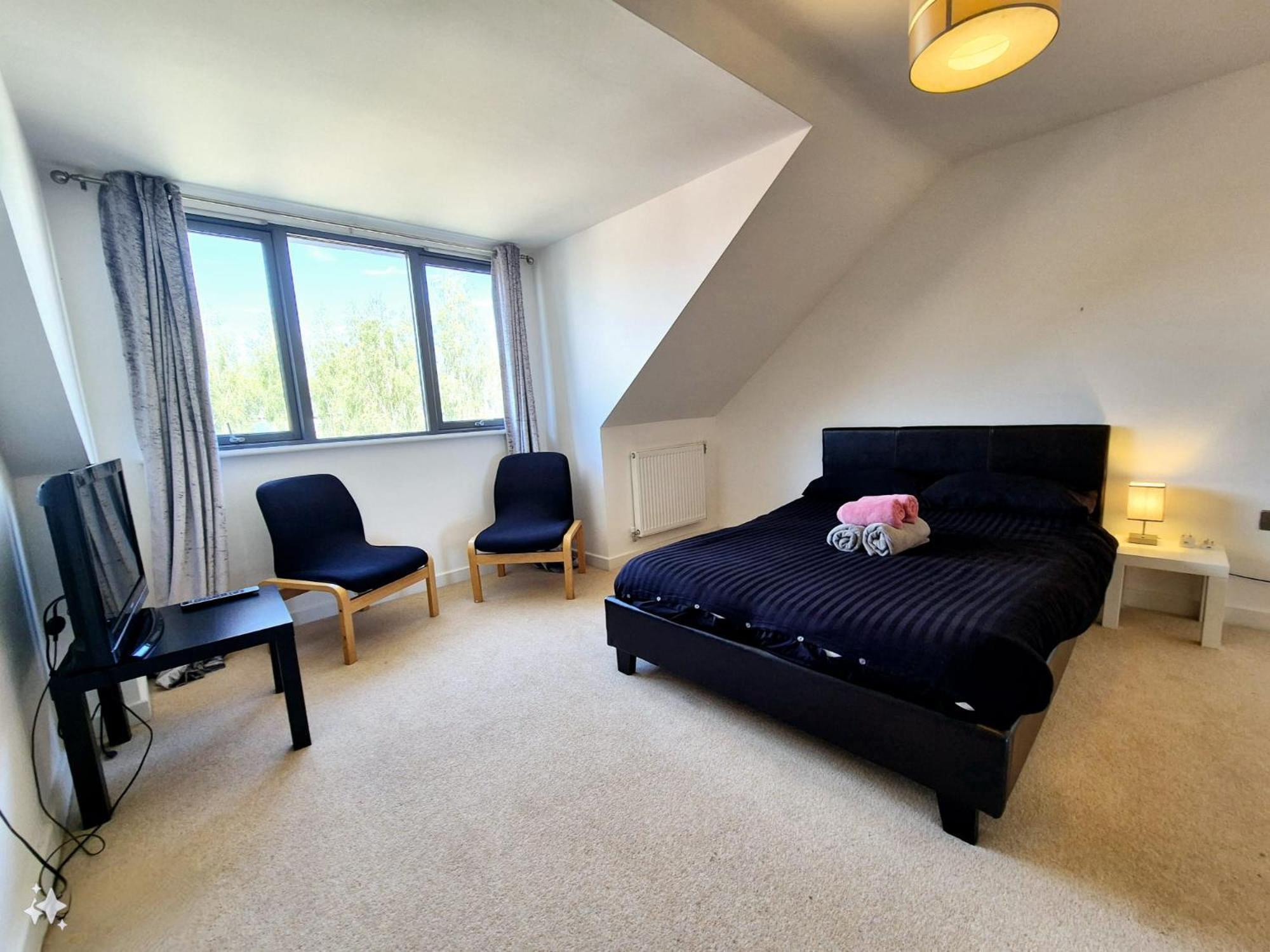 Explore London: 2 Bedroom House In Wood Green エクステリア 写真
