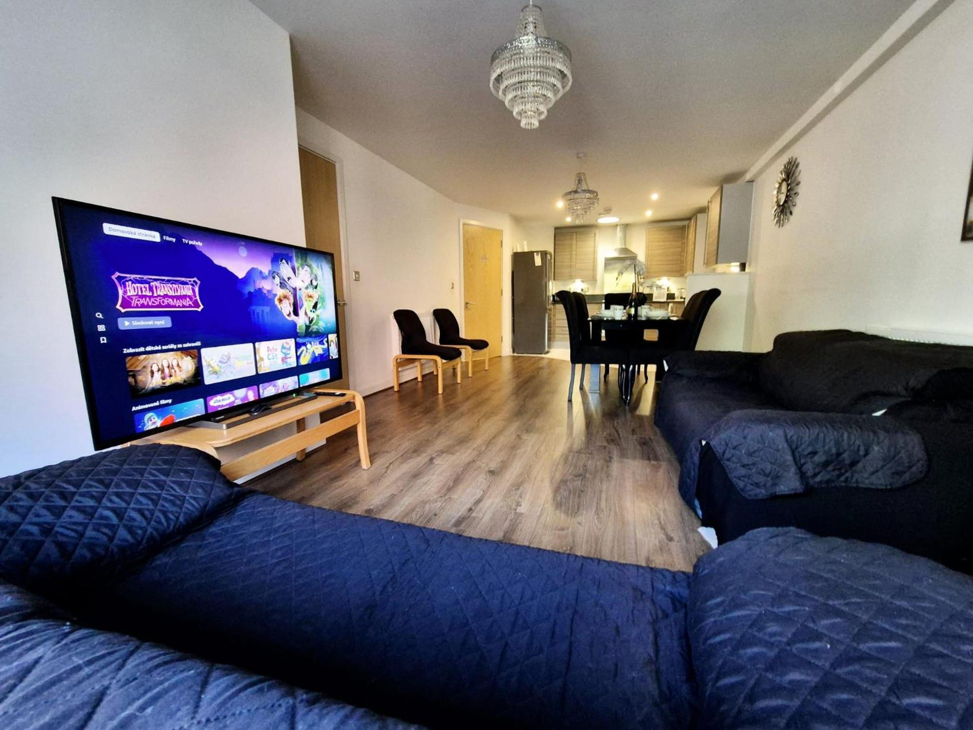 Explore London: 2 Bedroom House In Wood Green エクステリア 写真